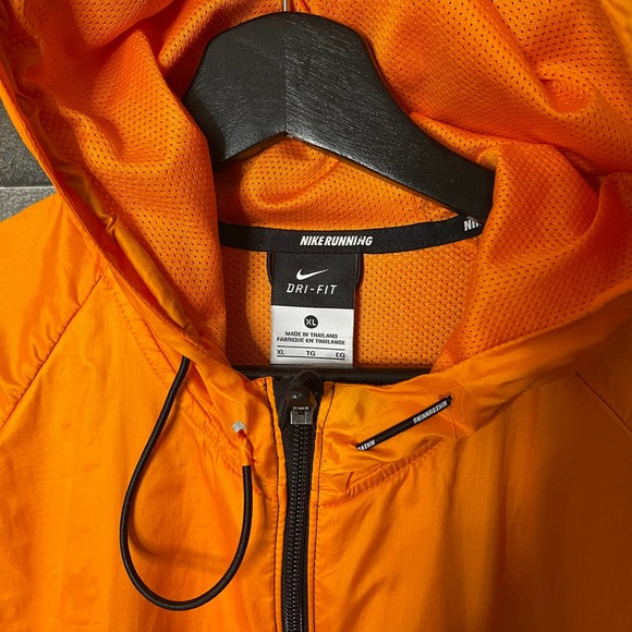 SOLD Nike Running Rain Jacket XL - Picture 4 of 4